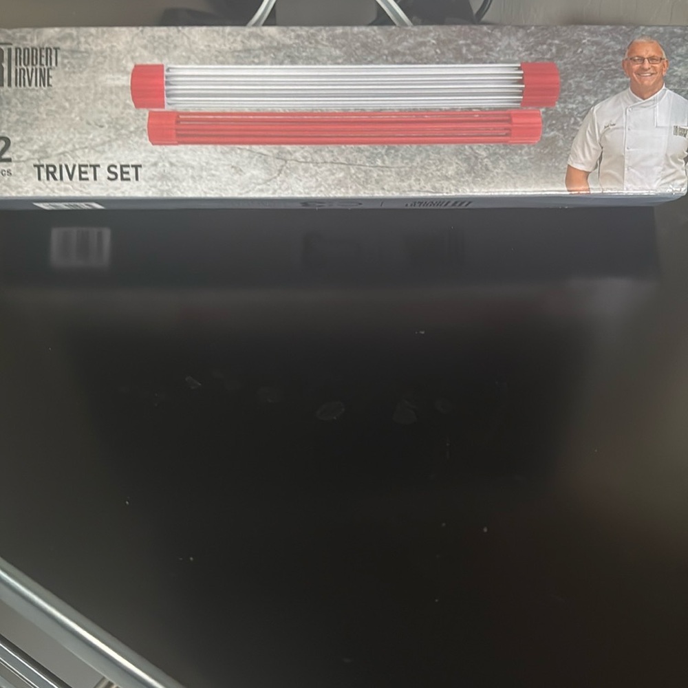 Chef Robert Irvine Trivet Set